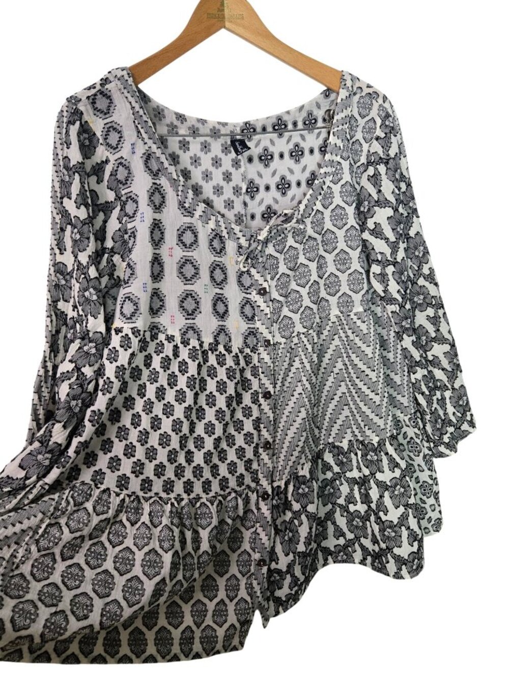 Sacred Threads Womens  Black Cream  Patchwork Boho Blouse Flowy Fit Floral Print